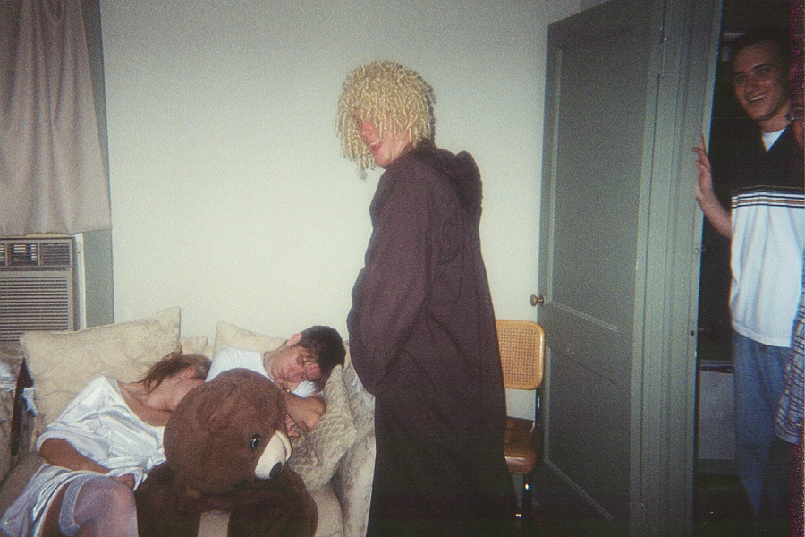 A passed out Peyton and Ashley